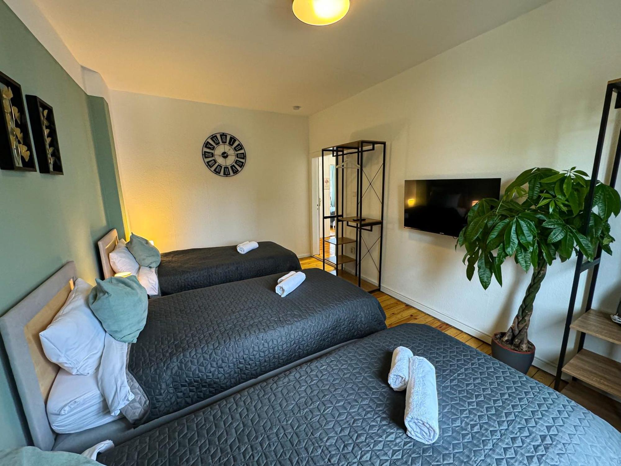 Immostay #8 - Haus Fuer 13 Personen Mit 7 Zimmer - Grosser Garten & Grill, Free Parking, Wlan Бремен Экстерьер фото